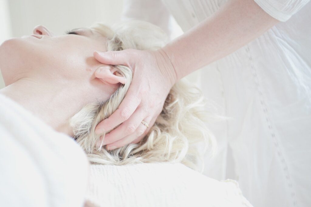 head, massage, treatment-650878.jpg